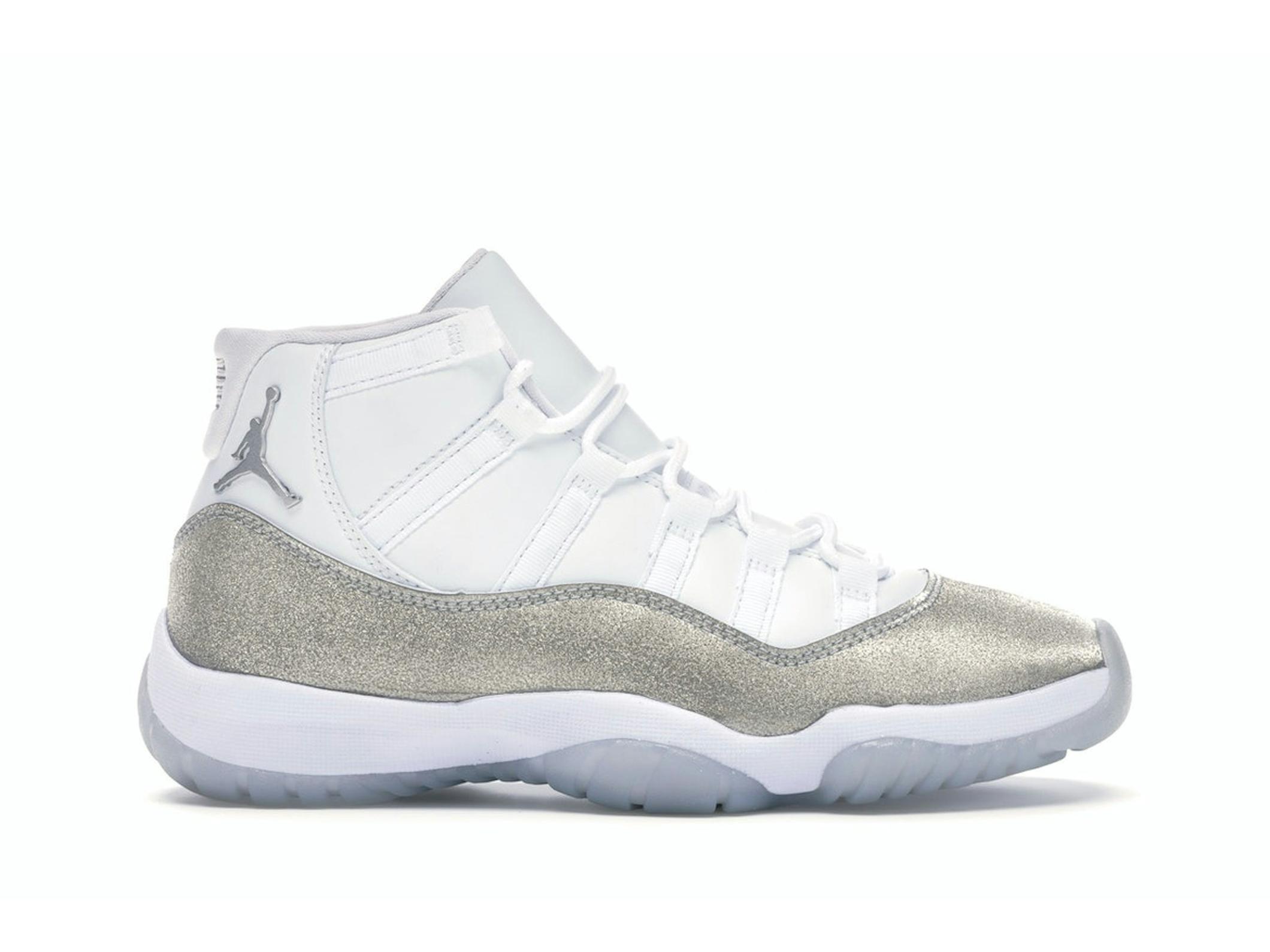 Minomog Jordan 11 Retro “White Metallic Silver” AR0715-100 Review