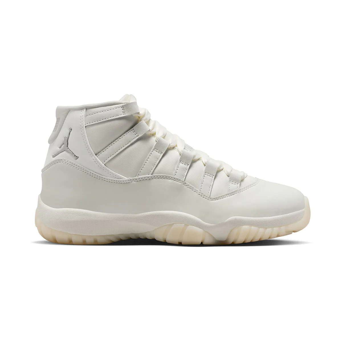 Minomog Air Jordan 11 Retro "Pearl" - Premium Iridescent High-Cut Lifestyle Model