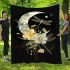 Dragonflies and three flowers on the moon blanket