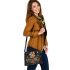 Giraffe smile with dream catcher shoulder handbag